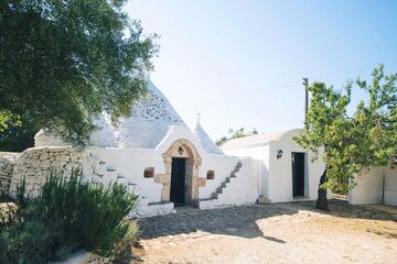 Trulli del Mandorlo